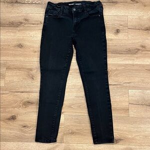 EUC Old Navy Rockstar Built in Sculpt skinny jeans black